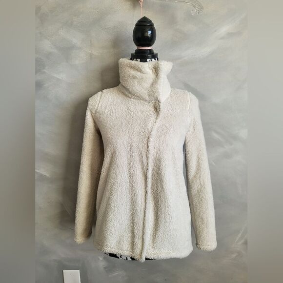 Lululemon Ivivva Sherpa Fleece Jacket Sweater Sz 10 Cream Fuzzy Teddy 2 Snap - Picture 1 of 10